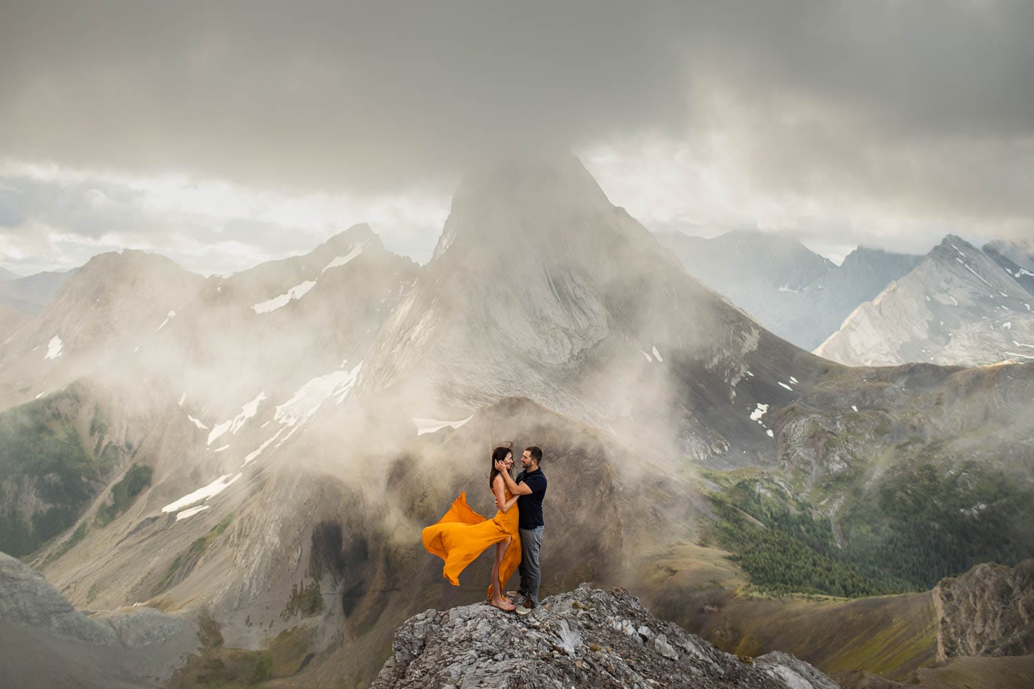 Engagement shoot on top of smutwood peak