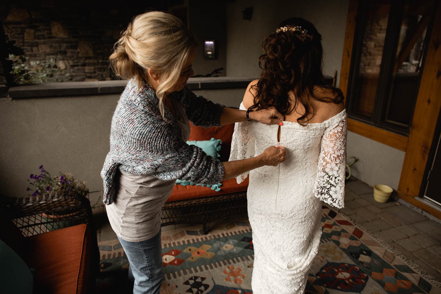 bride getting ready in Canmore