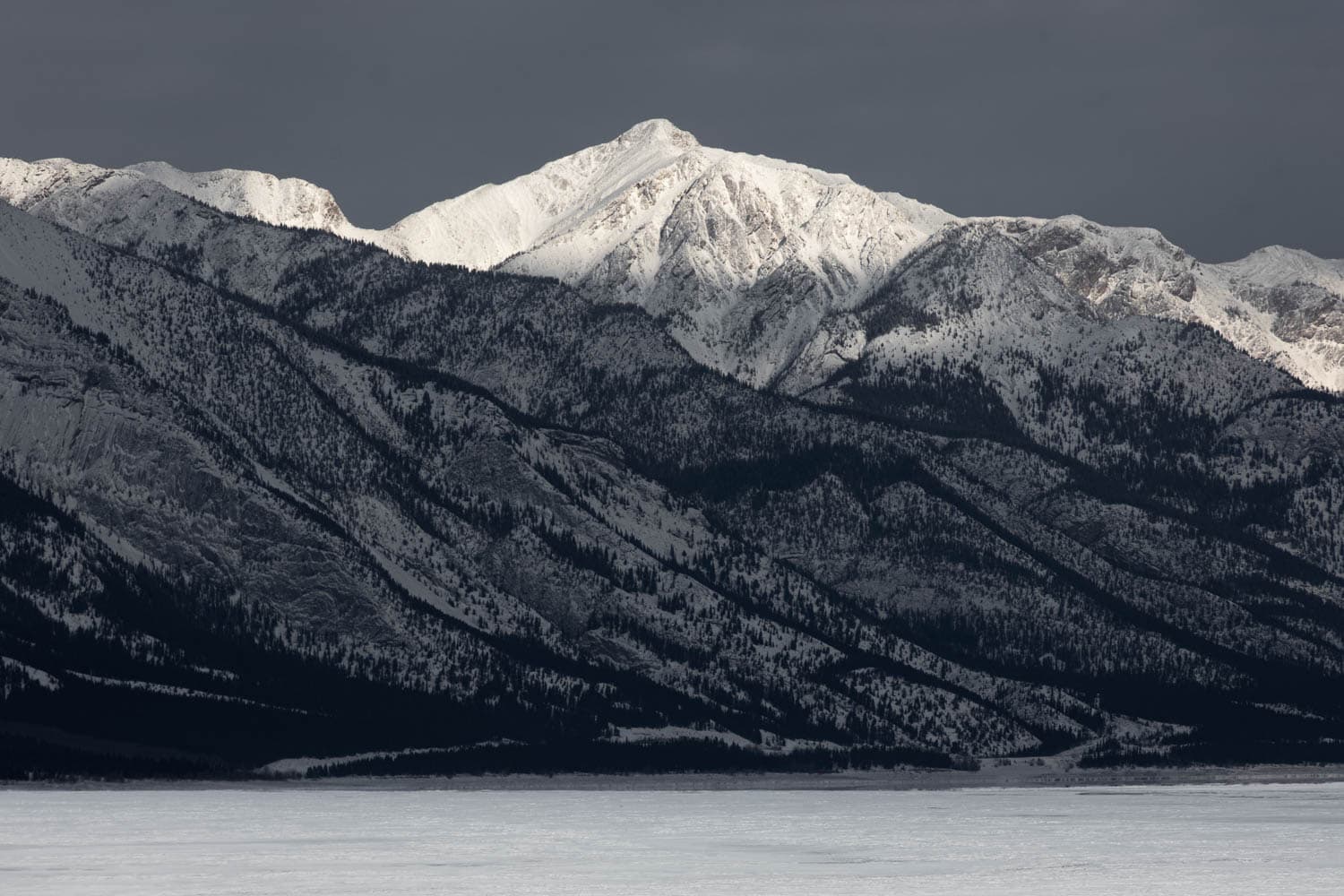 Abraham Lake Scenery